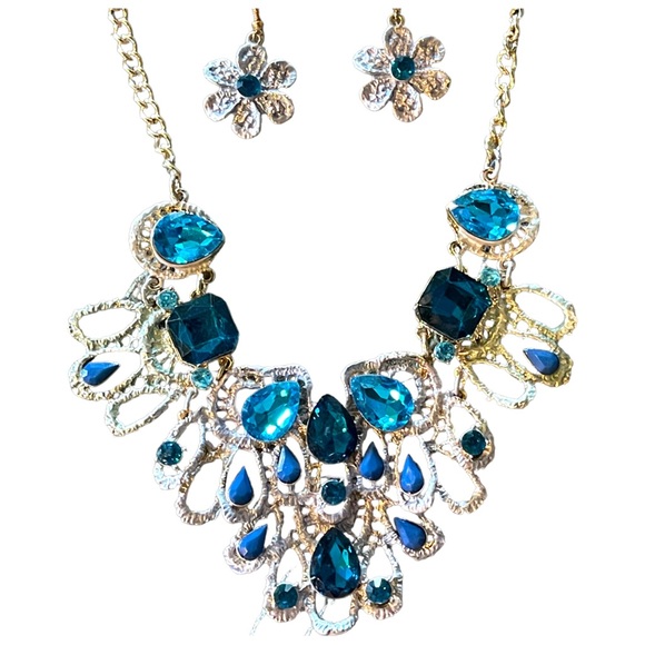 🎁 Blue Art Deco Crystal Statement Necklace Set - Picture 3 of 11
